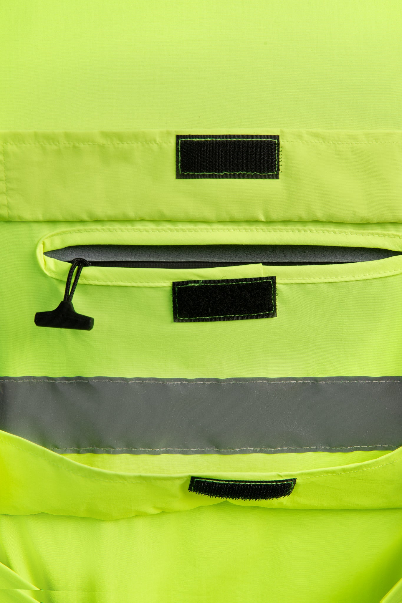 GOBI Breeze II high-vis unisex cooling vest studio photo (SOONA 2026)